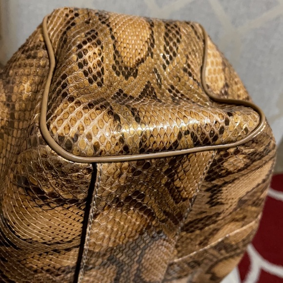 COPY - Gucci Sukey Python in excellent new condition. - Picture 3 of 12
